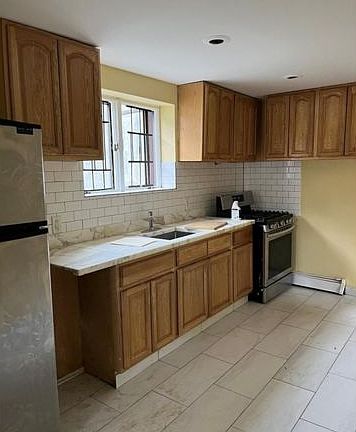 5th image of 4414 Murdock Ave
