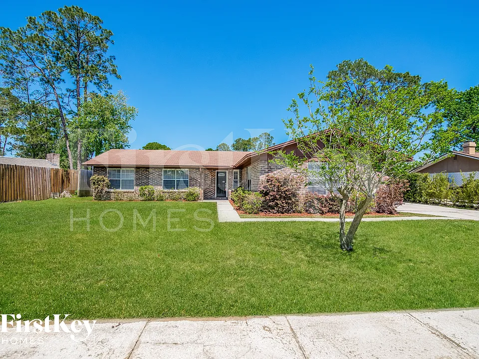 1746 Cinnamon Dr