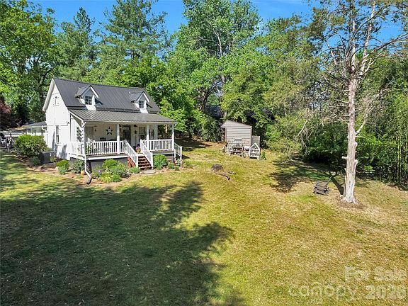 3rd image of 289 Carson St