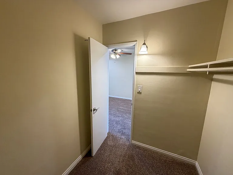 2227 E Westport Dr — Photo 11