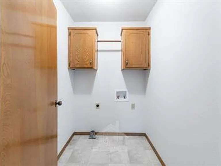 3361A S Clifton Ave — Photo 5