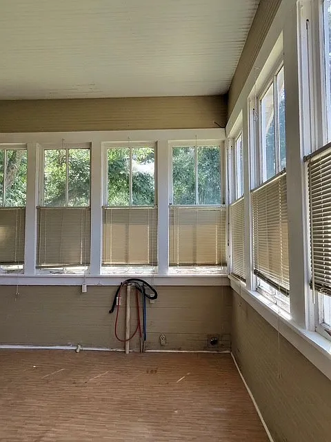 Dampeer Street Duplex - 240 — Photo 4