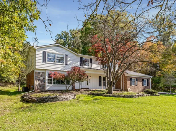 34284 Thornbrook Dr, Farmington Hills, MI 48335
