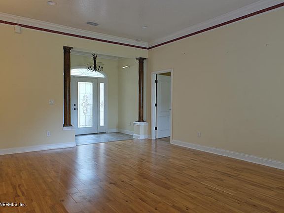 5th image of 1717 Blue Jay Dr