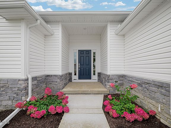 2nd image of 11171 Whitetail Way