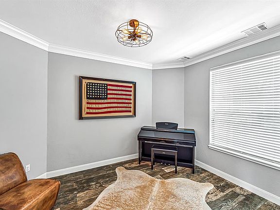 5th image of 22523 Wolfs Meadow Ln