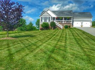 308 Mountain Perkins Ln, Jacksboro, TN 37757