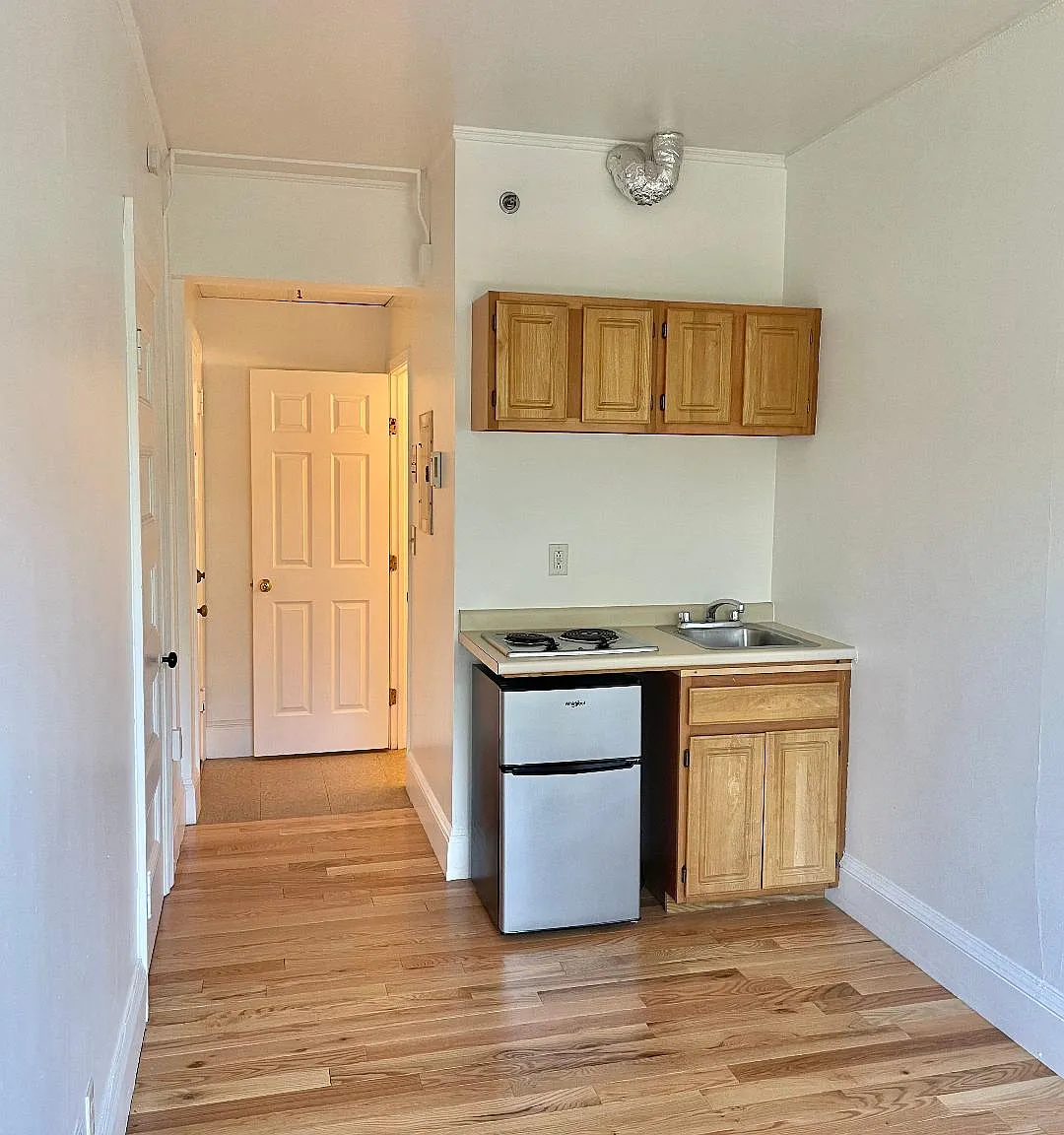 Studio, 1.0 bath, $1,995 — Photo 1
