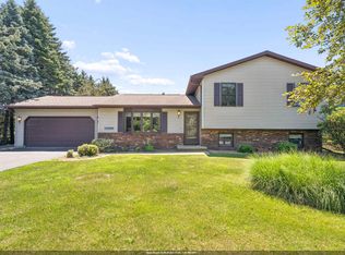 4085 Leonard Point Rd, Oshkosh, WI 54904