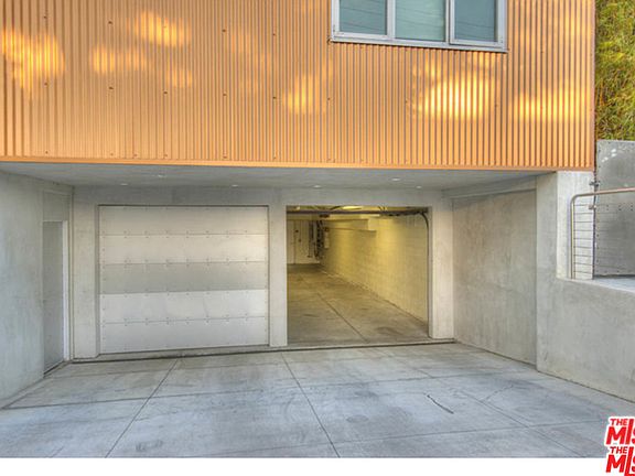 5th image of 2452 Penmar Ave