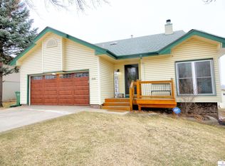 2210 Calvin Dr, Bellevue, NE 68123