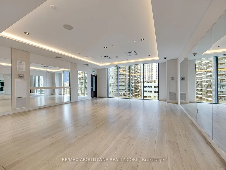 330 Richmond St W #2601 — Photo 25