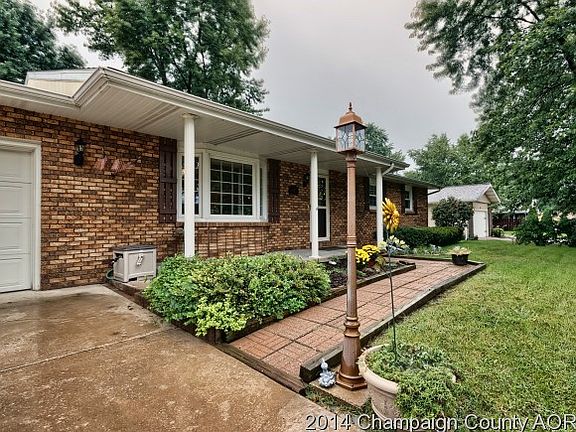 3rd image of 909 Hillside Ct