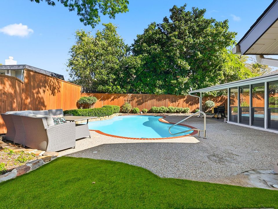 1st image of 2813 Raintree Dr