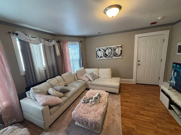 31 S Stowell St #1R — Photo 10