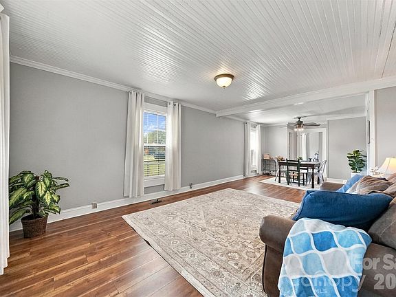 4th image of 4021 Sulphur Springs Rd NE
