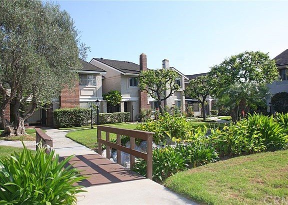 3rd image of 5285 Victoria Pl