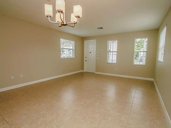 4th image of 2926 NE 2nd Dr