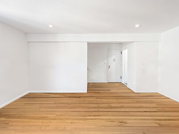 5th image of 60 9th Ave APT 621