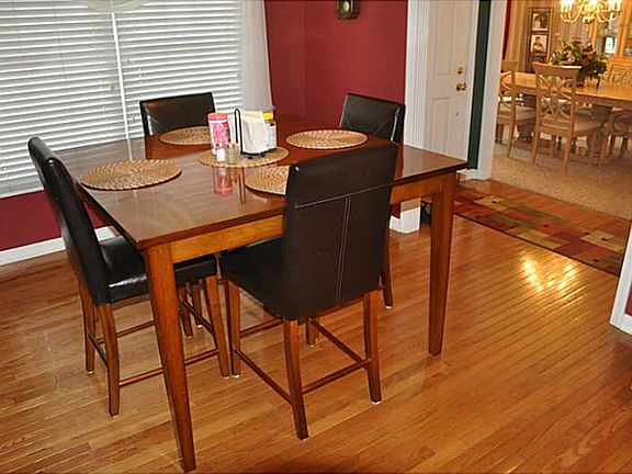 3rd image of 800 Deerhurst Dr