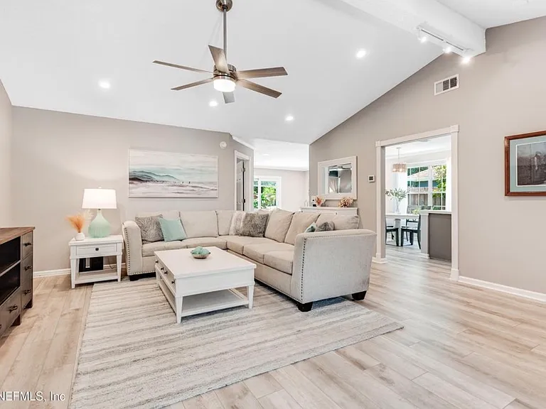 12381 Apple Leaf Dr — Photo 8