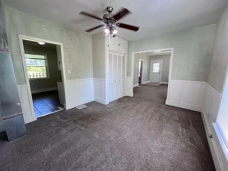 2037 Paris Ave NE — Photo 7
