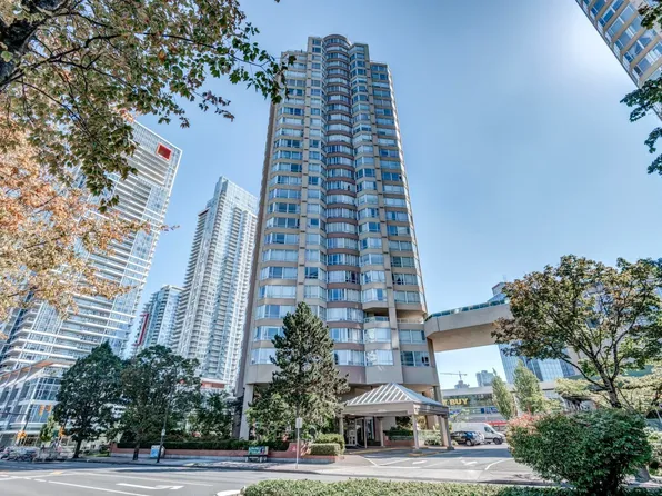 6220 McKay Ave #1806, Burnaby, BC V5H 4M8