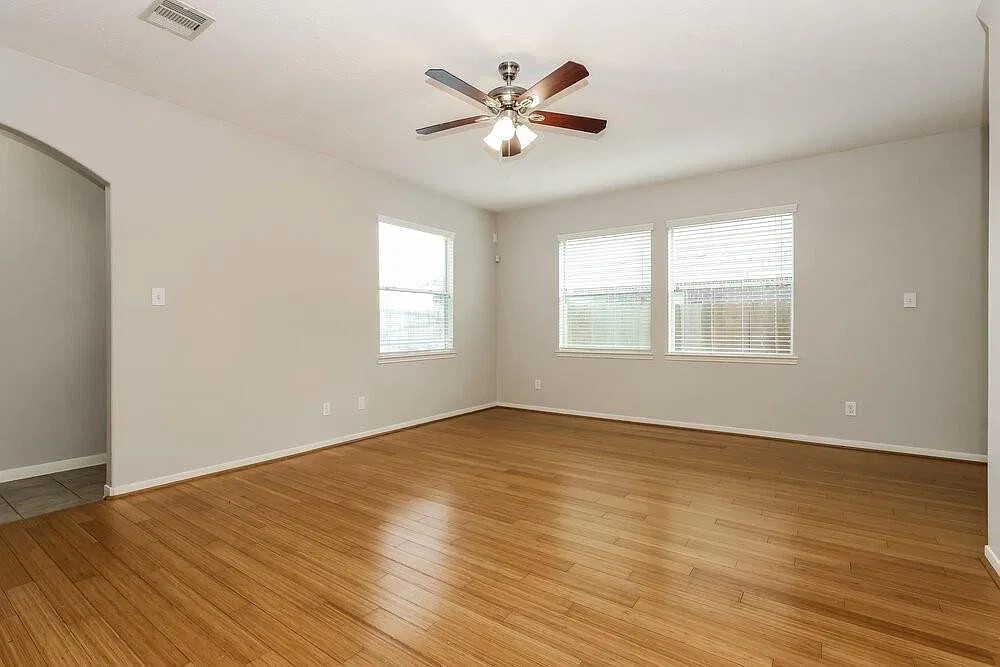 4 bed, 2.5 bath, 2776 sqft, $2,190 — Photo 4