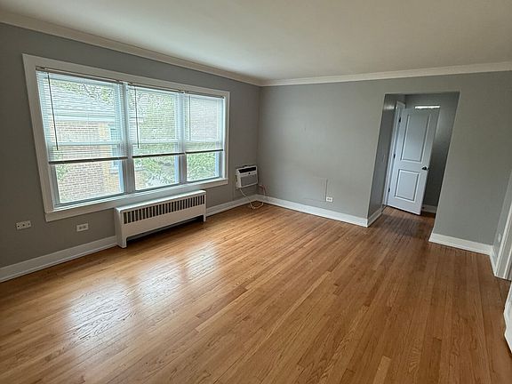 2nd image of 6735 N California Ave #2W