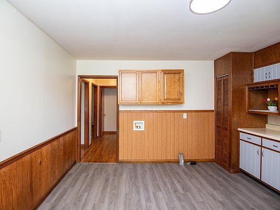 5th image of 2260 Knox Ave