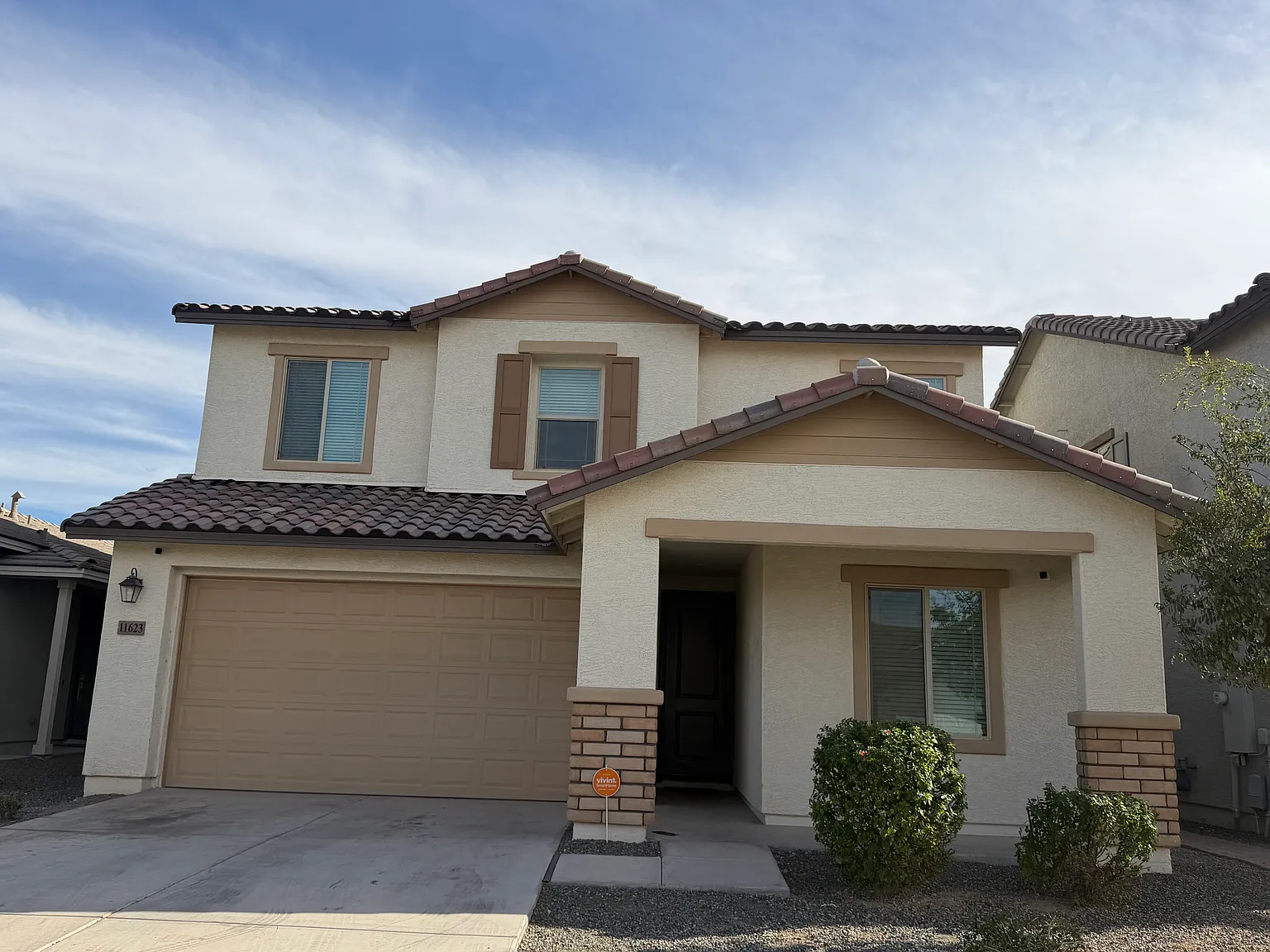 4 bed, 2568 sqft, $2,595 — Photo 1