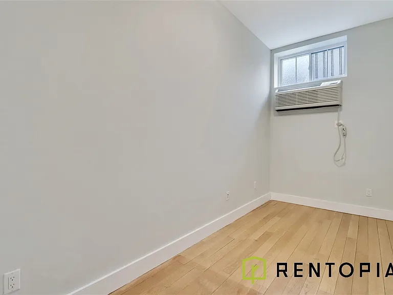 34 Meserole St #1 — Photo 12