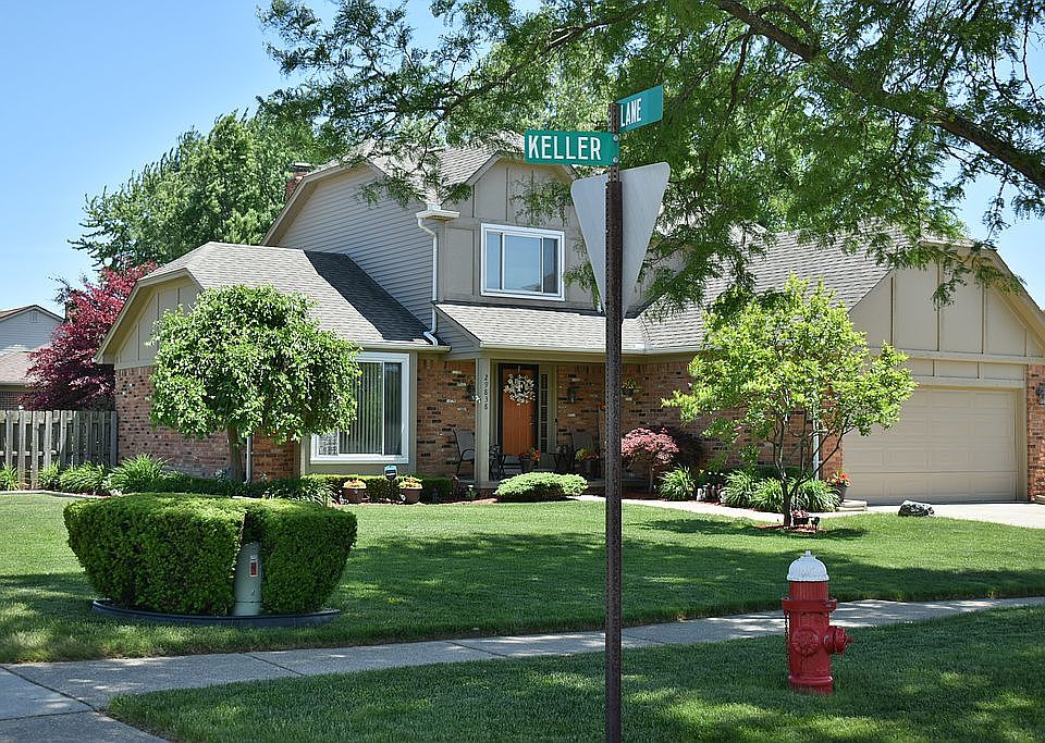 1st image of 29838 Keller Dr