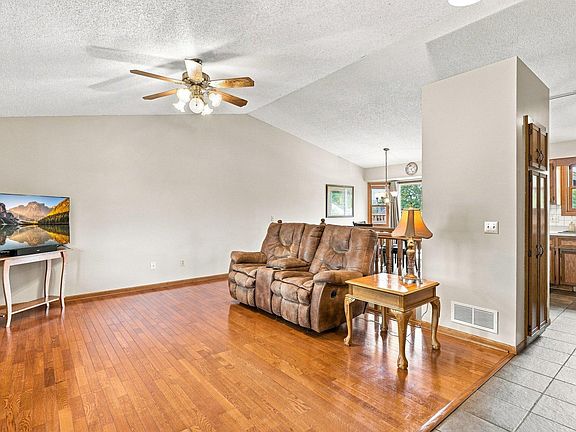 3rd image of 17314 Greentree Path