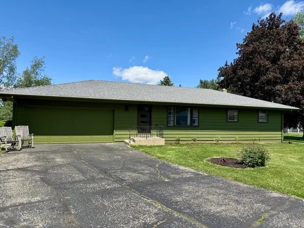 270 W Margaret Fuller Rd, Oregon, IL 61061