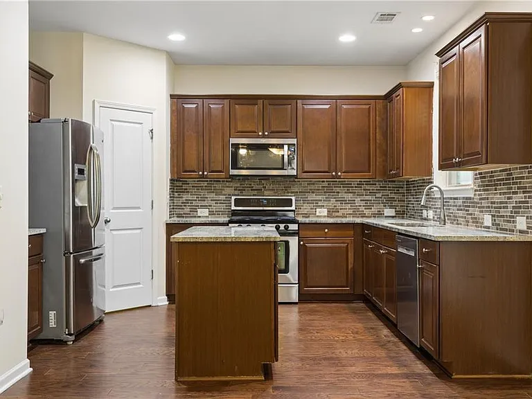 5011 Morriscastle Dr — Photo 9