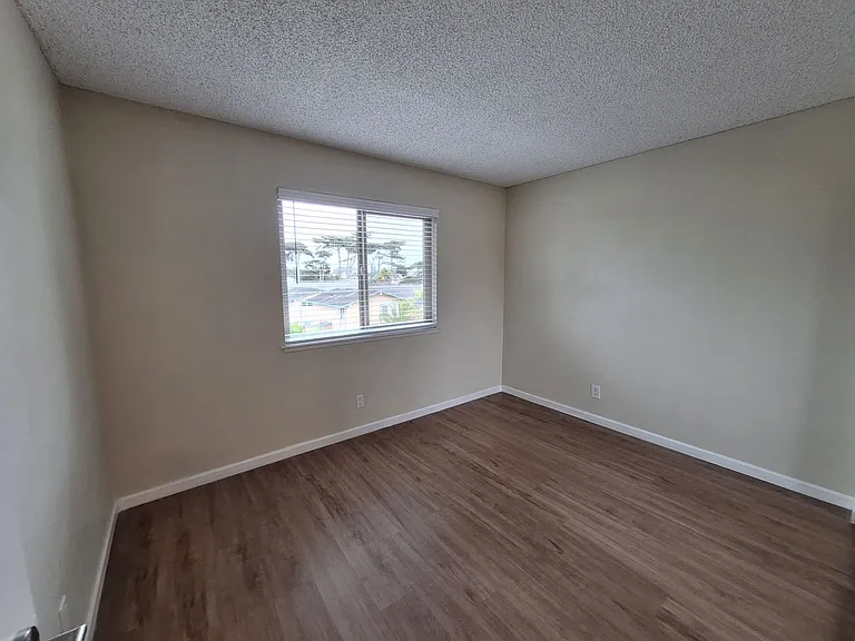 Sea Breeze Apartments for rent in Marina, CA — Photo 21