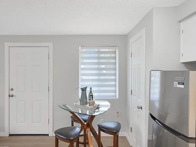 2333 Lee St SE — Photo 9