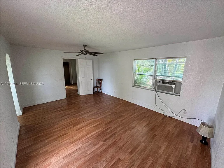 1018 N 17th Ct #2B — Photo 6
