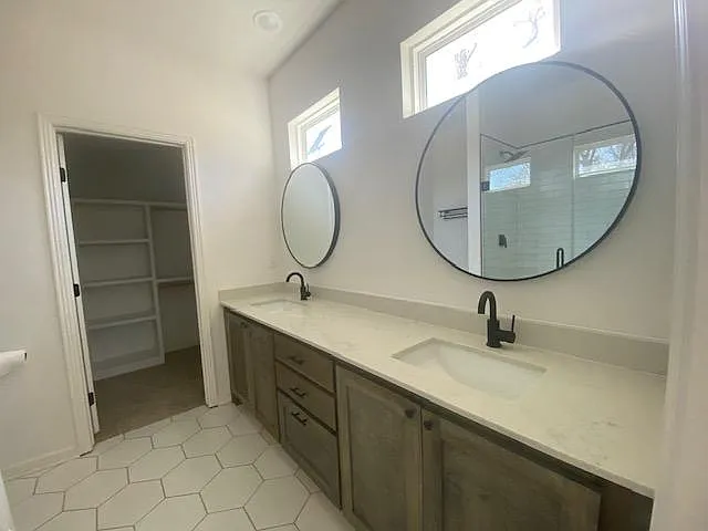 836 Gibbard Ave — Photo 8