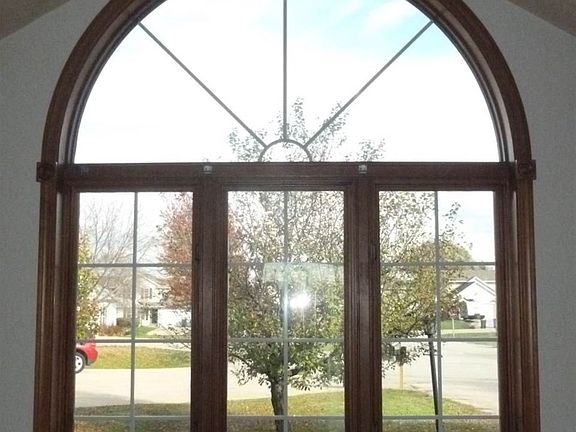 Attractive palladian window..