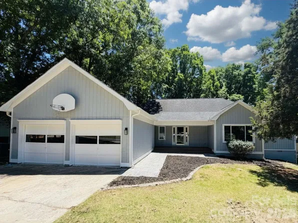 26037 Windjammer Dr, Tega Cay, SC 29708