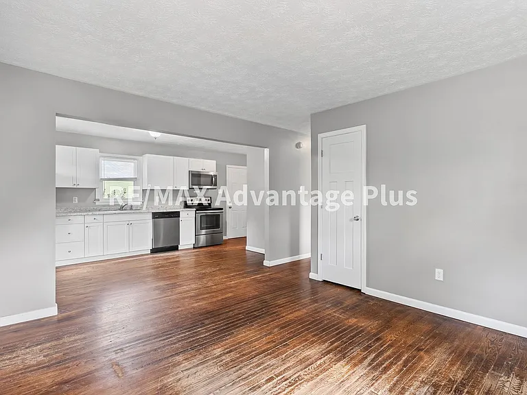 200 Gross St — Photo 8