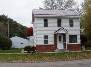 317 Main St SW, New Albin, IA 52160