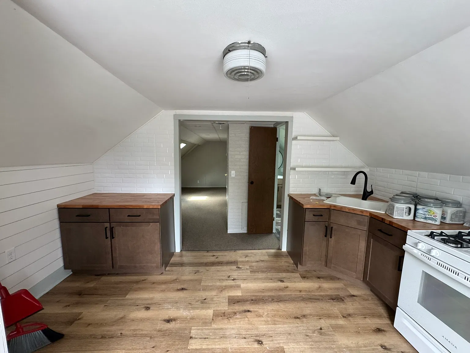 Studio, 600 sqft, $850 — Photo 2