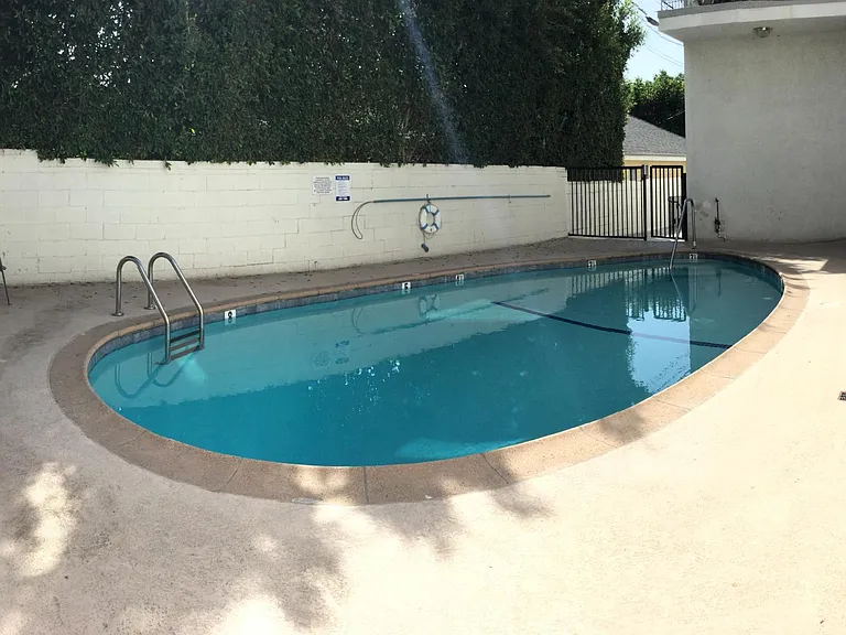 942 N Gardner St #101 — Photo 7