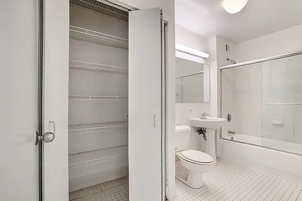 Rented by Compass | media 22