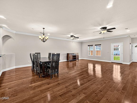 5th image of 303 Coral Gables St