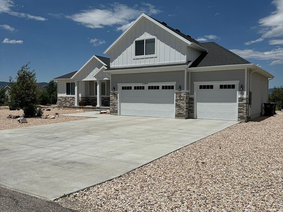 1st image of 1535 Birch Way