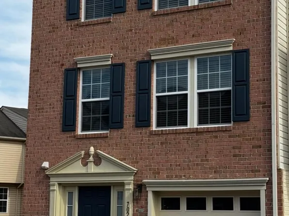 702 Blossom Dr, Hanover, PA 17331